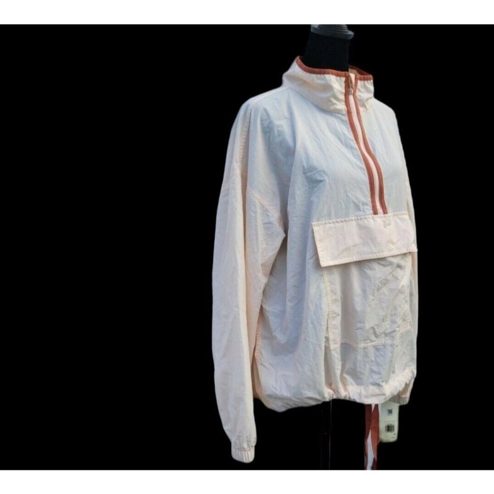 Levi's Windbreaker Jacket women's.  Size XL. New With Tags $79 - Picture 2 of 9